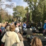 Prorektor ds. Studenckich i Kształcenia WUM prof. B. Górnicka opowiada o pogrzebie prof. J. Majkowskiego