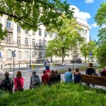 Spacer po terenie Szpitala Dzieciątka Jezus podczas Nocy Muzeów 2021